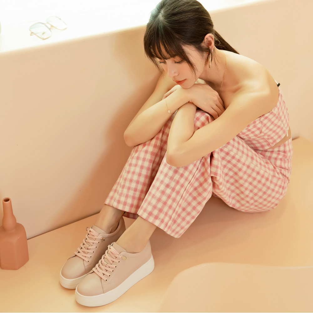 女王推薦款👑簡約素面彈性帶內增高真皮休閒鞋200316