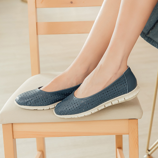 MIT真皮透氣沖孔率性平底休閒鞋300351 全館商品|休閒鞋 | casual|平底休閒鞋|MIT休閒鞋