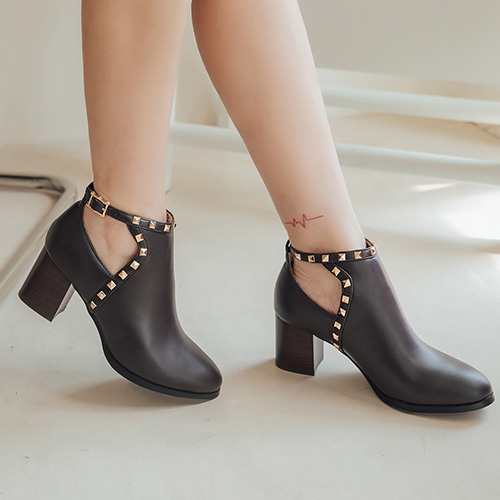 率性搖滾鉚釘皮帶鏤空粗跟短靴 300383 - 咖, 35 全館商品|靴子 | boots|短靴