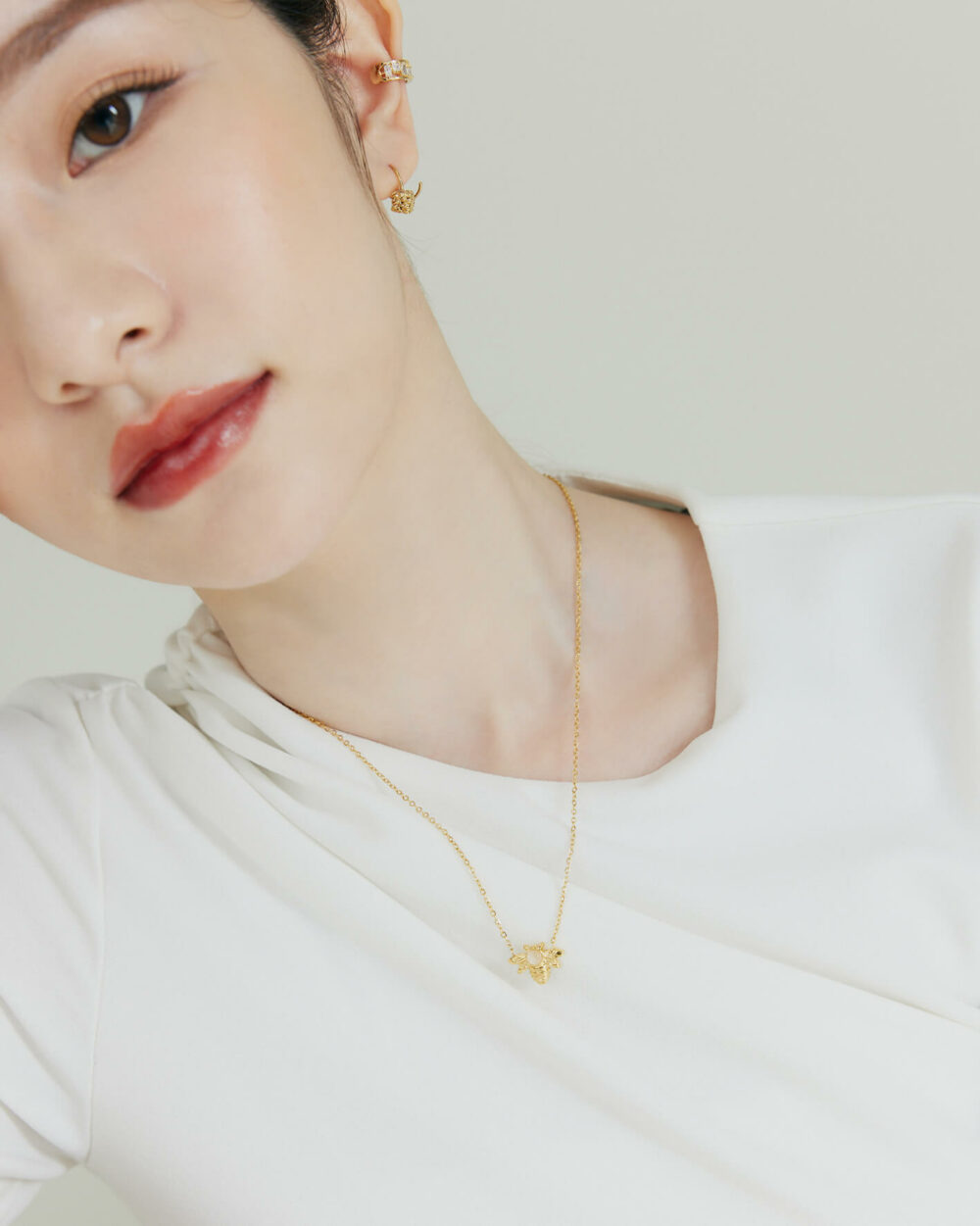 Eco安珂,韓國飾品,韓國項鍊,韓國項鏈,鎖骨項鏈,鎖骨項鍊,短項鍊,短項鏈,醫療鋼項鍊,蜜蜂項鍊