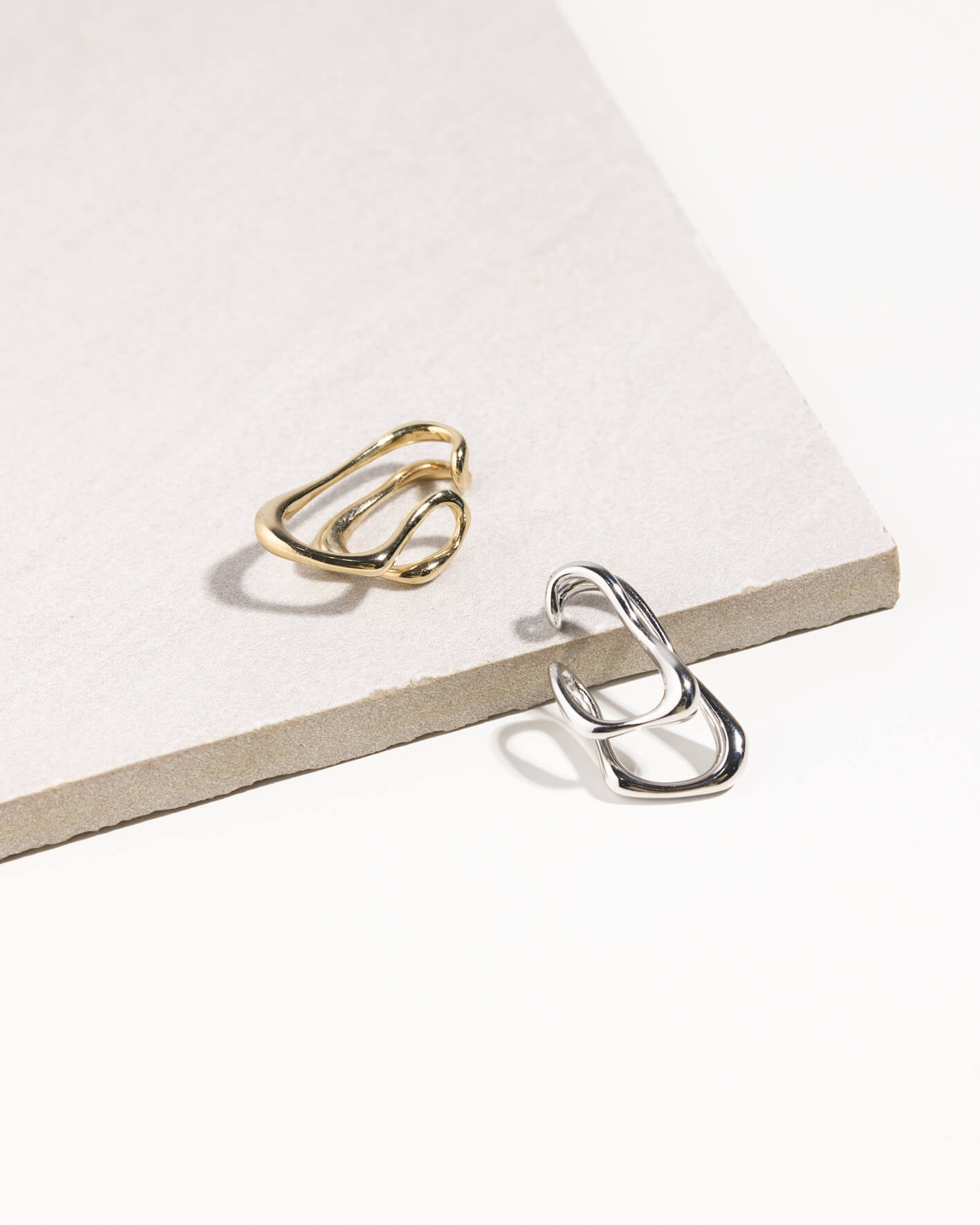 弦繞。耳骨夾式耳環－單入- eco安珂飾品| 正韓耳骨夾/磁鐵耳環手鍊/925