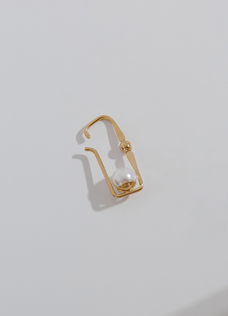 沙漏。耳骨夾式耳環(單個)/2色 聖誕送禮 · 交換禮物專區|$300↓ · 小資必買專區😎|經典耳環 · 時時刻刻都迷人的她|精選系列|無痛耳夾系列|珍珠系列|垂墜耳環系列|人氣熱銷 | Best seller🔥|熱銷TOP50|24hr快速出貨|新品上架 | New Arrival|耳骨夾式耳環 | Earcuffs|耳骨夾 | 現貨專區|耳骨夾 | 單支|耳環 | Earrings|耳環 · 耳骨夾式耳環|耳環 · 垂墜耳環