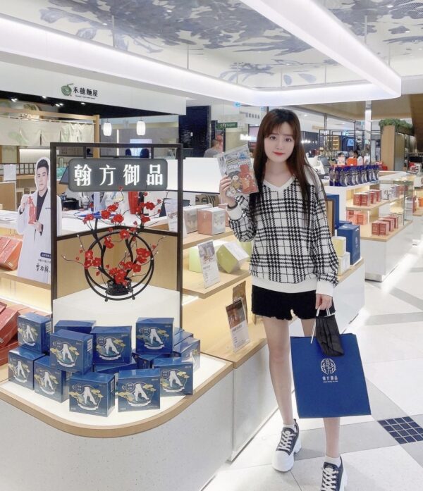 翰方御品實體櫃到櫃加Line好友就能拿體驗禮,好佛!(圖片/瑜庭)
