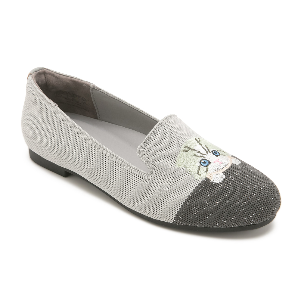 動物刺繡撞色平底鞋KALEI - 灰色, 5 🫶寵愛媽媽😻滿千折百|👠👜雙週新品 | 週四上新|🟠23 APR.|優惠活動 Promotion|🩷指定新品85折|品牌|easy spirit|款式 STYLE|平底包鞋 Flats|跟高 Heel Height|平底 0-2 cm