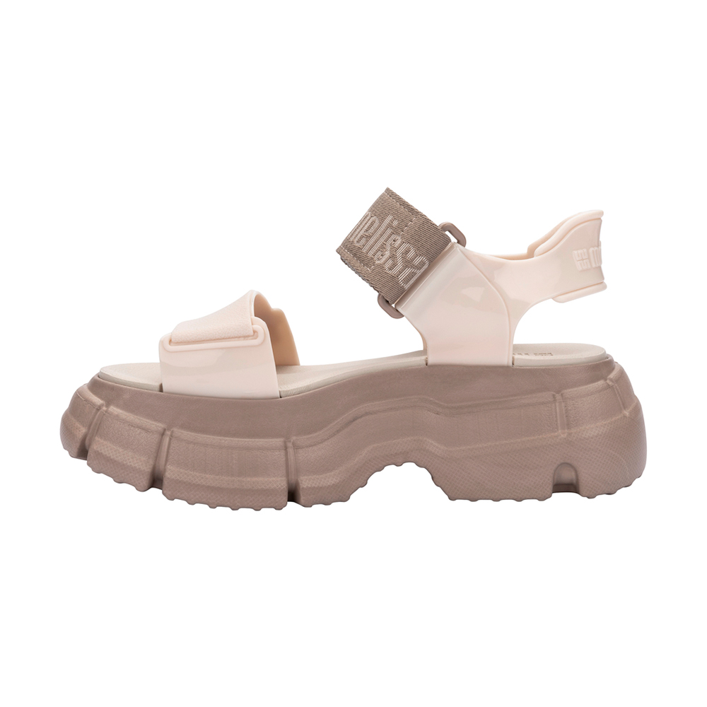 厚底寬帶一字涼鞋 - 卡其色, 5 🌟功能性|厚底鞋|防水|Melissa|SANDALS 涼鞋|季別|L-26SS|👠👜雙週新品 | 週四上新|🟢26 FEB.|品牌|Melissa|款式 STYLE|涼鞋 Sandals|跟高 Heel Height|中跟 5-7 cm