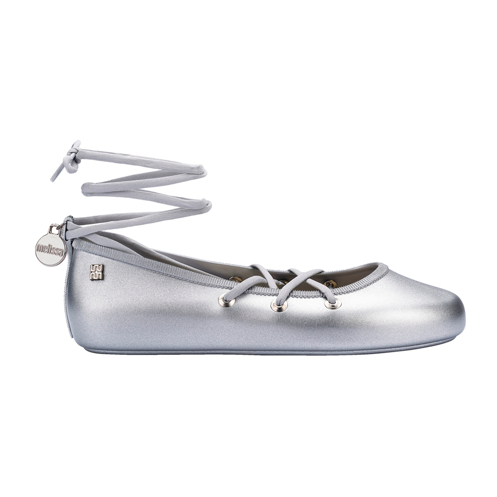 芭蕾繞踝綁帶娃娃鞋 - 銀色, 5 🌟功能性|防水|Melissa|FLATS 平底/娃娃鞋|季別|L-26SS|👠👜雙週新品 | 週四上新|🟡29 JAN.|品牌|Melissa|款式 STYLE|平底包鞋 Flats|跟高 Heel Height|平底 0-2 cm