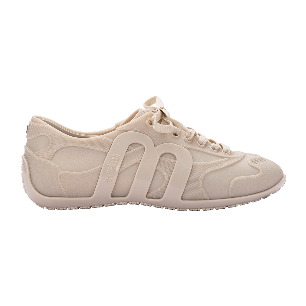 M字平底休閒鞋 - 米色, 6 🟡29 JAN.|Melissa|SNEAKERS 休閒鞋|季別|L-26SS|👠👜雙週新品 | 週四上新|優惠活動 Promotion|🤍質感延續🩵滿2000現折214|品牌|Melissa|款式 STYLE|運動休閒鞋 Sneakers|跟高 Heel Height|平底 0-2 cm