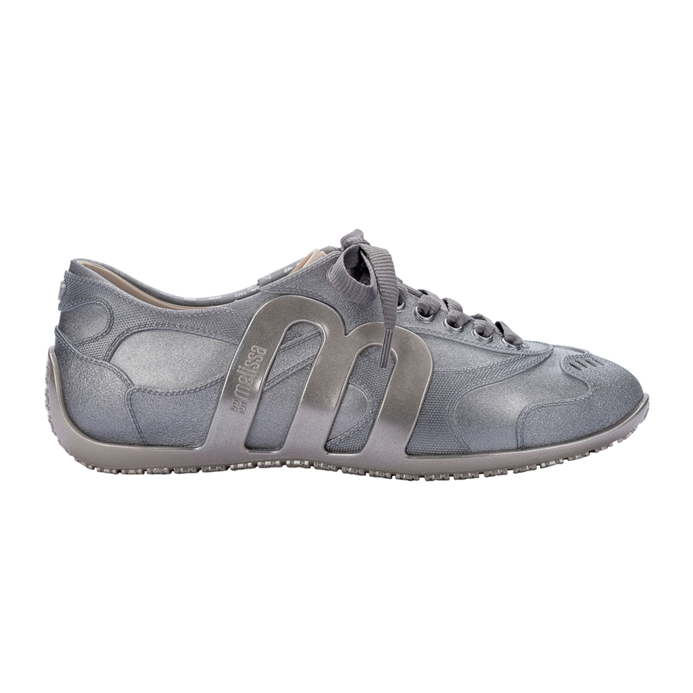 M字平底休閒鞋 - 銀色, 6 🟡29 JAN.|Melissa|SNEAKERS 休閒鞋|季別|L-26SS|👠👜雙週新品 | 週四上新|優惠活動 Promotion|🤍質感延續🩵滿2000現折214|品牌|Melissa|款式 STYLE|運動休閒鞋 Sneakers|跟高 Heel Height|平底 0-2 cm