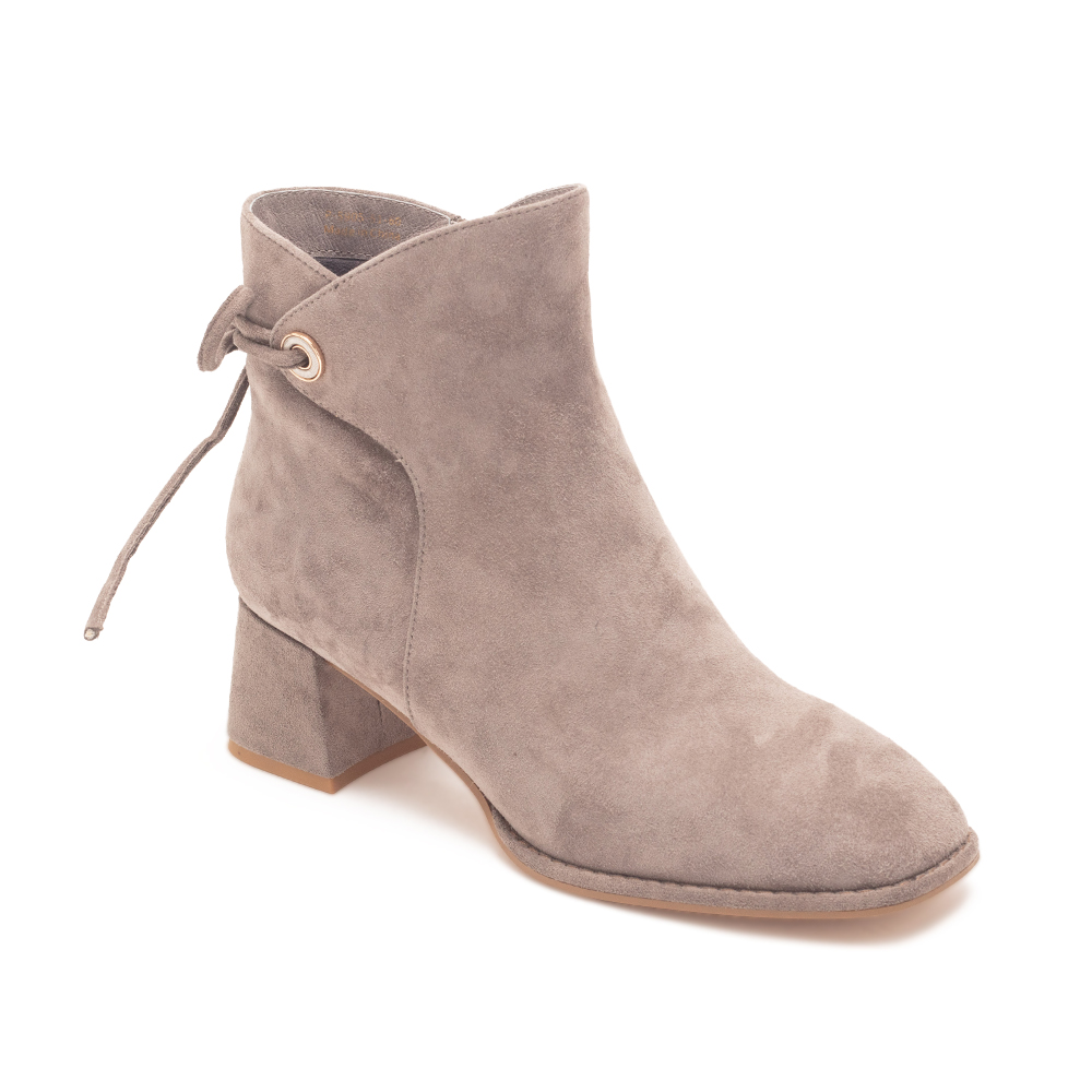 羊皮側綁帶中跟短靴BIMO - 絨灰色, 4 🟠09 OCT.|季別|PO.ES-25FW|👠👜雙週新品 | 週四上新|pineapple outfitter|BOOTIES 踝靴/短筒靴|品牌|Pineapple Outfitter|款式 STYLE|靴款 Boots|跟高 Heel Height|中跟 5-7 cm