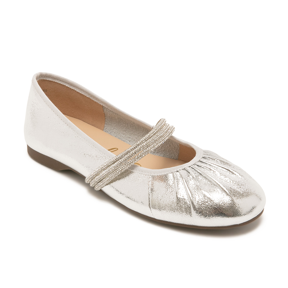 真皮抓皺閃鑽繫帶娃娃鞋DARVA - 銀色, 7 🟢12 FEB.|🐴馬上好運．能量誕生🪶|旅遊出國換上輕盈|季別|PO.ES-26SS|👠👜雙週新品 | 週四上新|pineapple outfitter|FLATS 平底/娃娃鞋|品牌|Pineapple Outfitter|款式 STYLE|平底包鞋 Flats|跟高 Heel Height|平底 0-2 cm