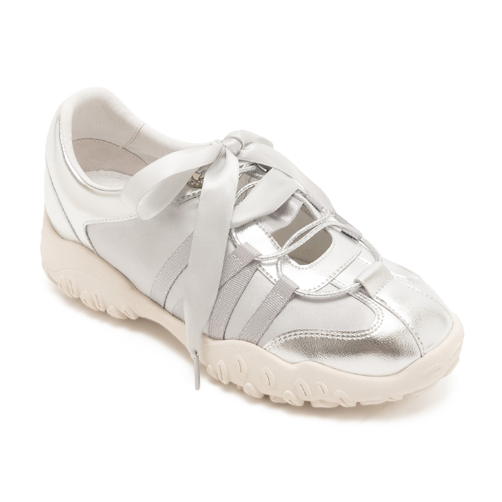 百搭復古增高緞帶德訓鞋KEES - 銀色, 5 季別|PO.ES-26SS|👠👜雙週新品 | 週四上新|🟢26 FEB.|pineapple outfitter|SNEAKERS 休閒/老爹鞋|品牌|Pineapple Outfitter|款式 STYLE|運動休閒鞋 Sneakers|跟高 Heel Height|低跟 3-4 cm